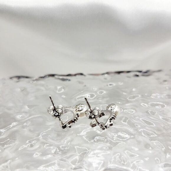 2/$20 Brand New Hello Kitty with Pearl S925 Silver Earrings - Picture 3 of 3